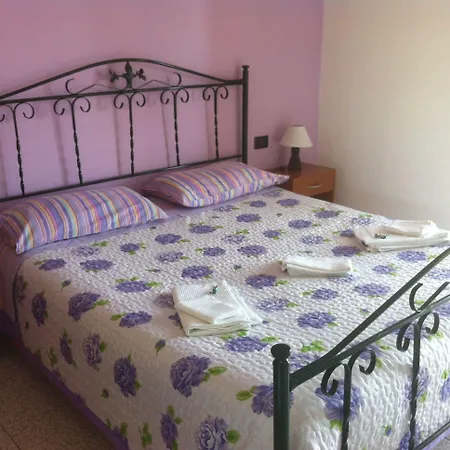 Xenia Bed and Breakfast 3*