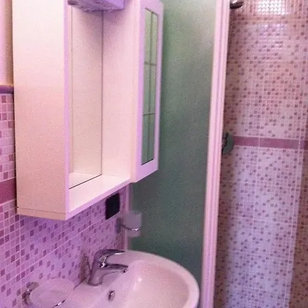 Xenia Bed and Breakfast 3*